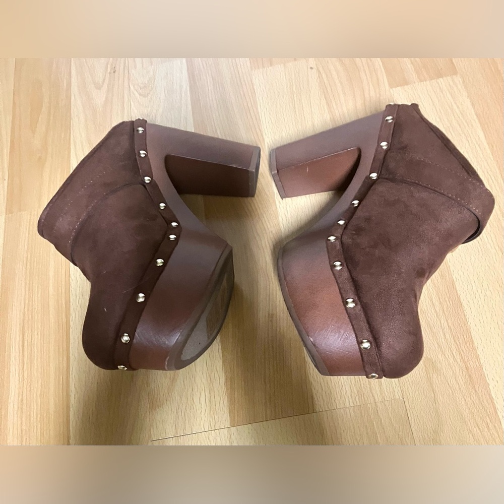 Brown Suede Studded High Heel Platform Clogs: Size 8 - Picture 2 of 5